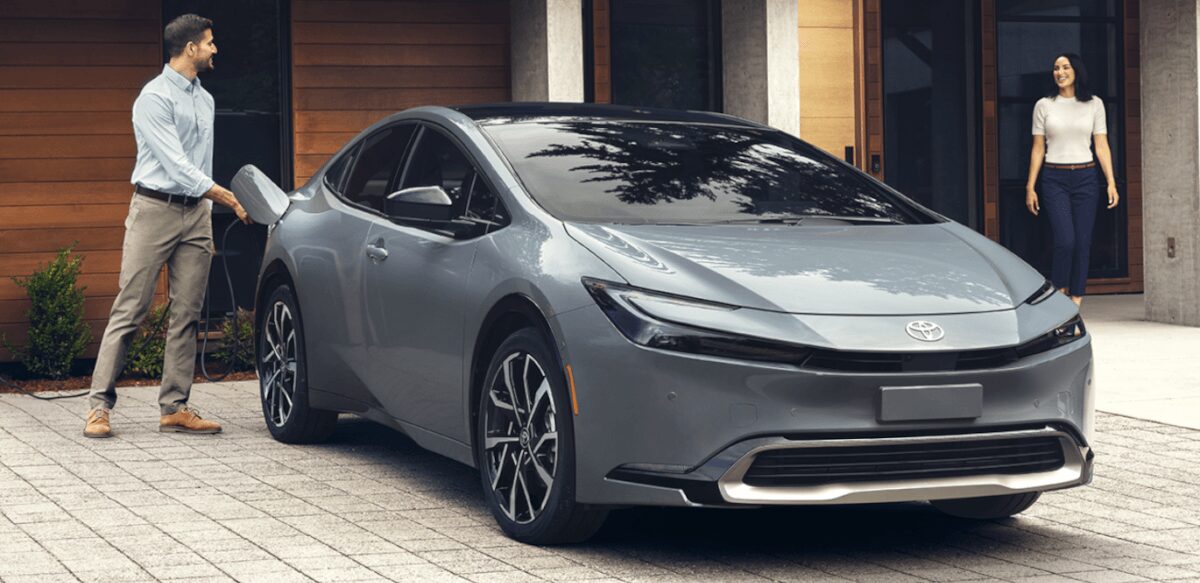 2024 Toyota Prius Hybrid Technology