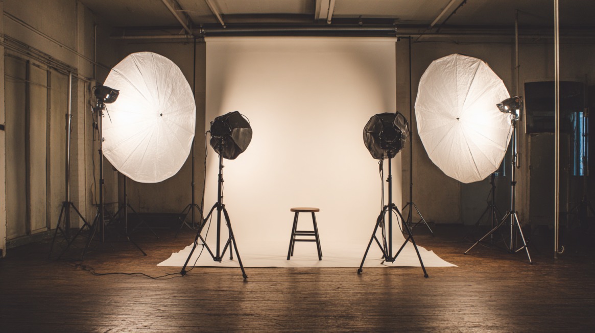 Full-Light Control Setup with Softboxes and Reflectors